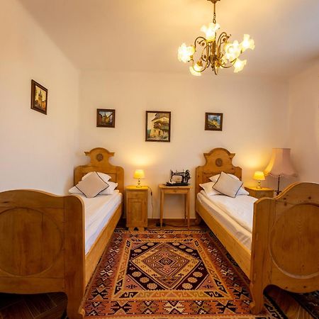 Casa Szabo Acomodação com café da manhã Sighişoara Exterior foto